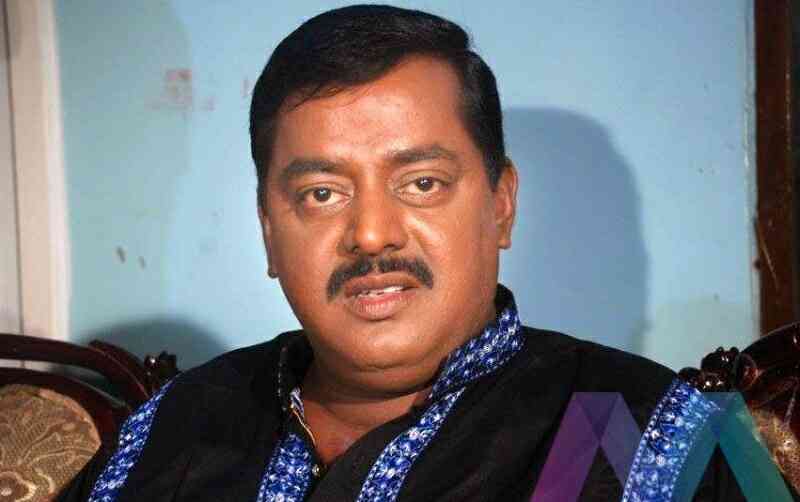 এসিড নিক্ষেপ ও মারধরের অভিযোগে ব্যক্তিগত সহকারীসহ ডিপজলের বিরুদ্ধে মামলা