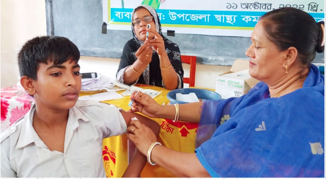 আজ থেকে জেলা ও উপজেলায় শিশুদের করোনা টিকা দেওয়া শুরু হয়েছে