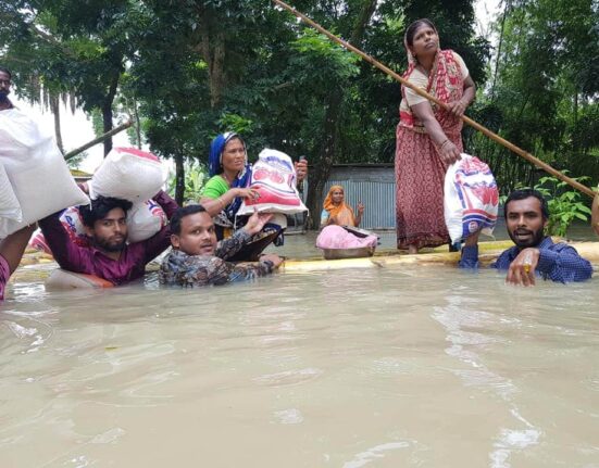 সিলেটে বন্যা পরিস্থিতি ভয়াবহ: তিন লক্ষের উপরে মানুষ পানিবন্দি