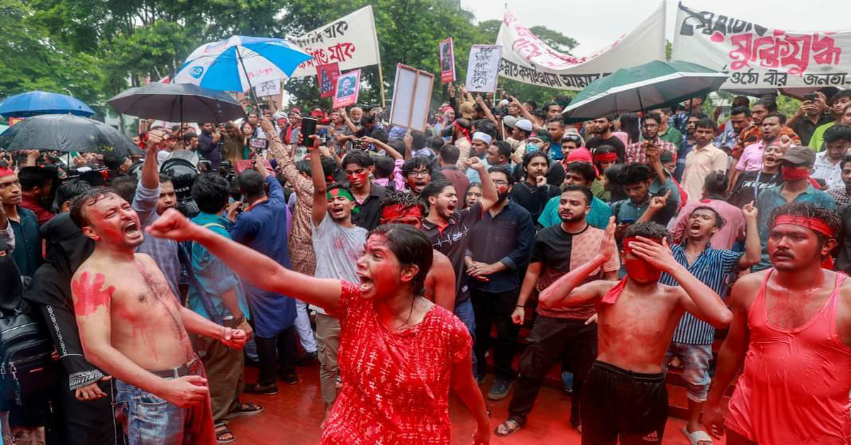 রক্তাক্ত বাংলাদেশে একশোর উপর নিহত